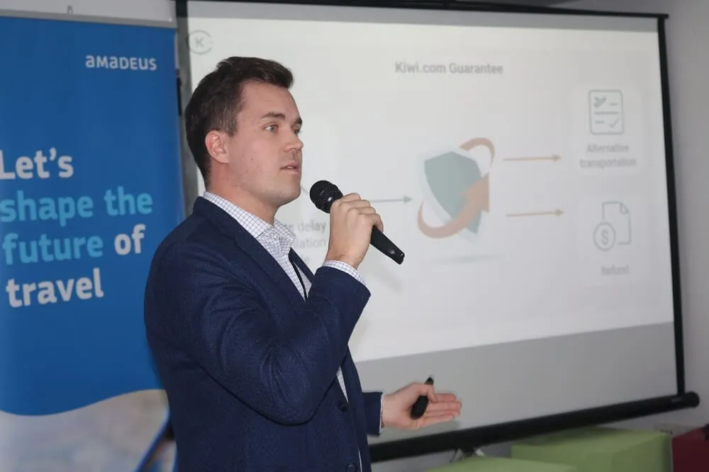 Predavač na konferenciji u dvorani